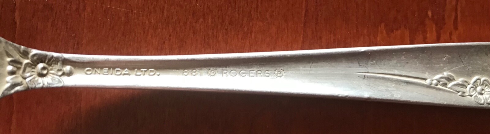 Oneida 1881 Rogers Silverplate Teaspoon ~ Lilac Time ~1957