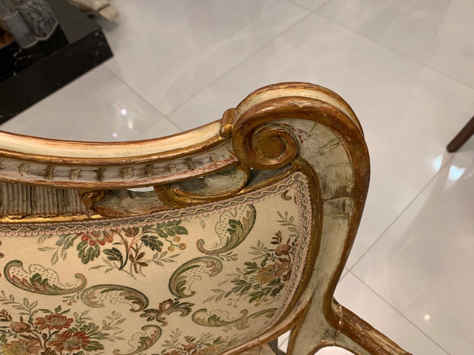 antique living room set 3