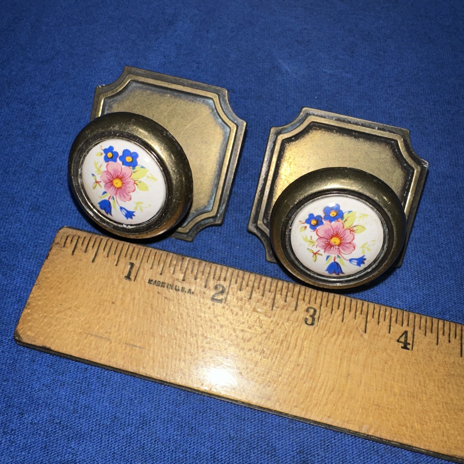 2 Vintage Round Drawer Pulls With Back Plates. Beautiful Flowers!