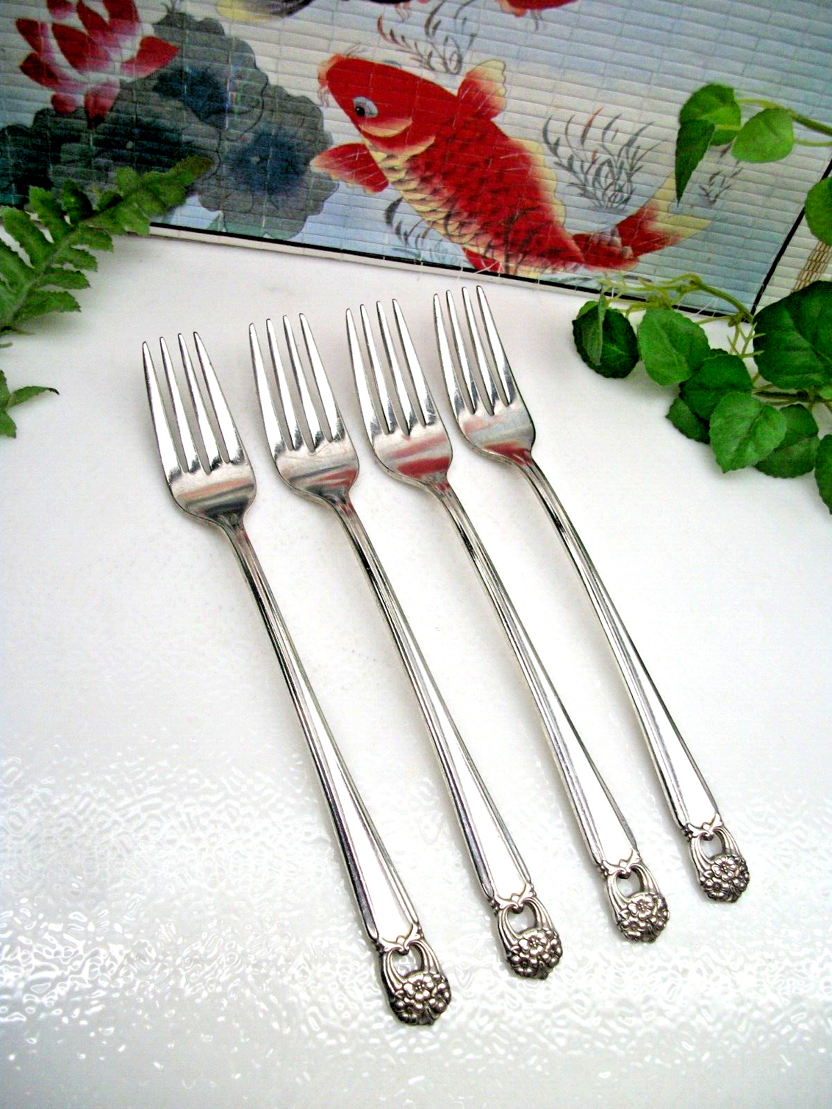 4 International 1847 Rogers ETERNALLY YOURS Grille Luncheon Forks 1941