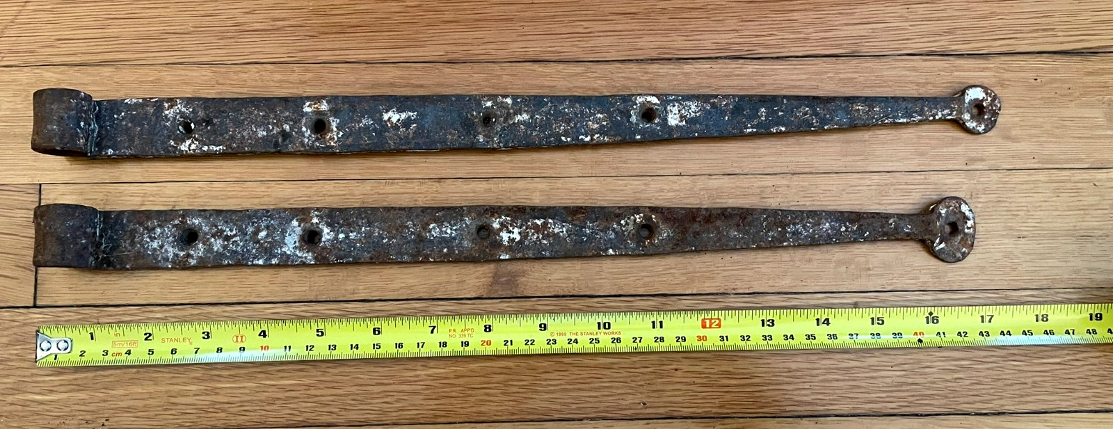 Antique Hand forged SET 2 GATE BARN DOOR STRAPS Hinges 17″ 16″ Reclaimed Salvage