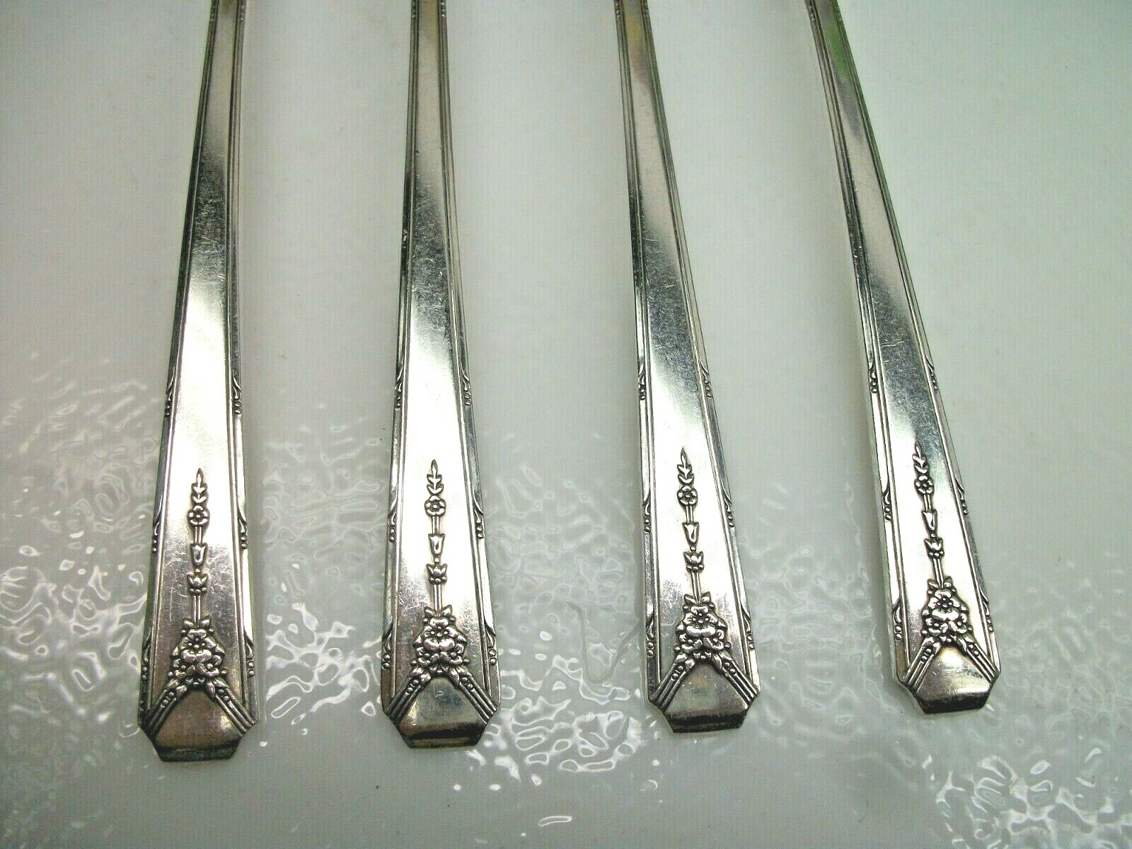 4 Oneida Community Silver MILADY Silverplate 7 5/8″ Dinner Forks