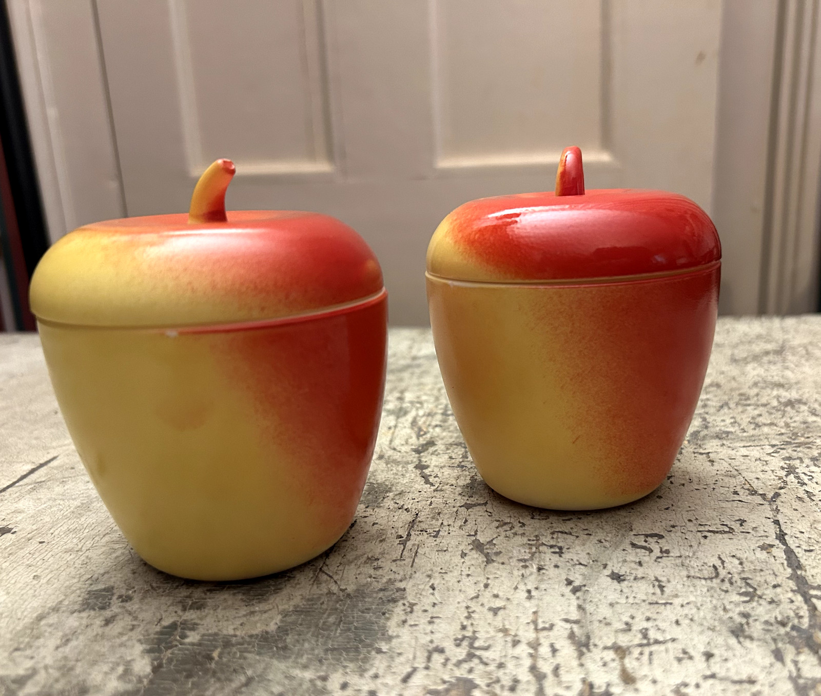 ANTIQUE Hazel Atlas Milk Glass Apple Jam/Jelly Jar w/Lid 3.5″ tall USA