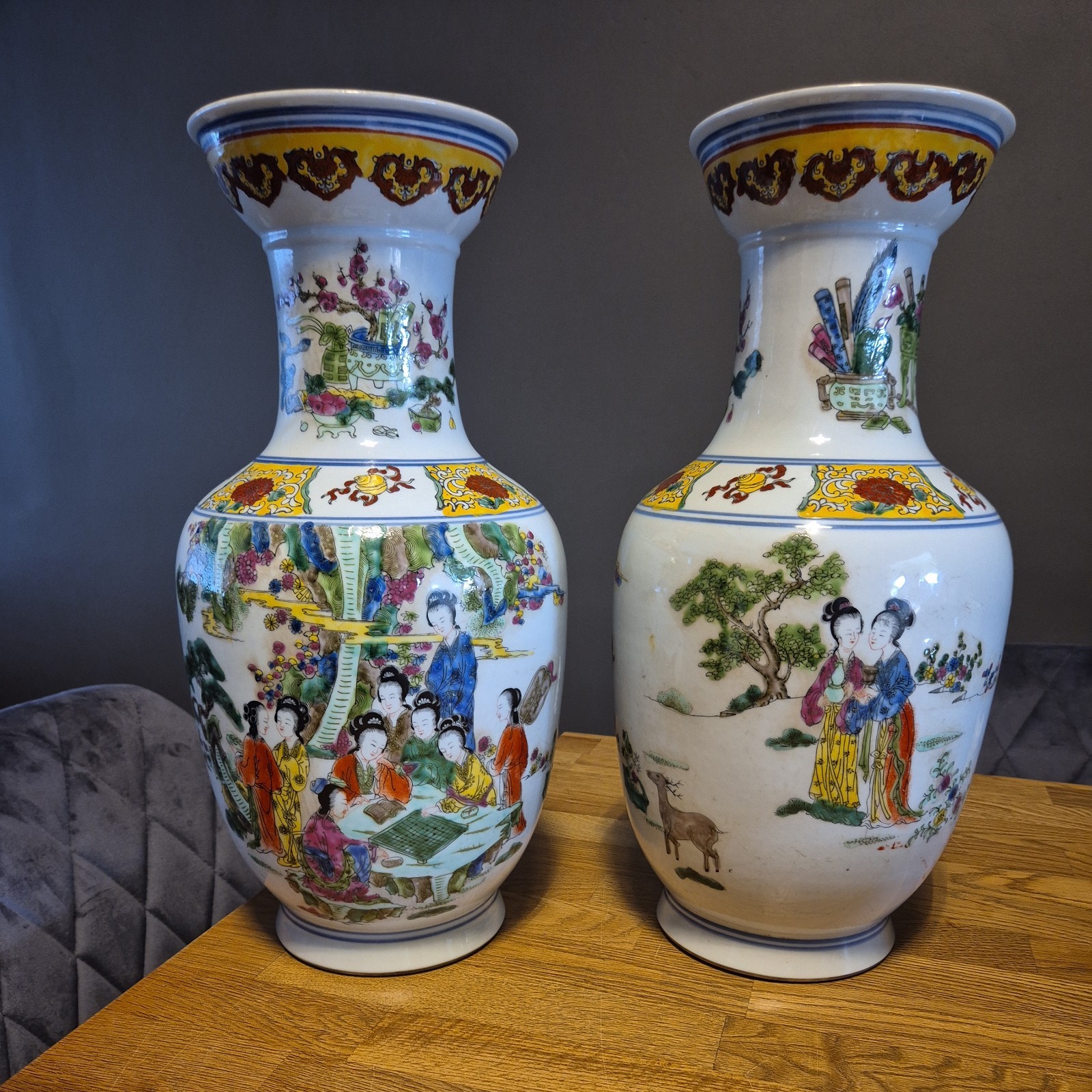PAIR OF LARGE CHINESE FAMILLE VERTE PORCELAIN WU-CAI VASES. KANGXI MARK TO BASE.