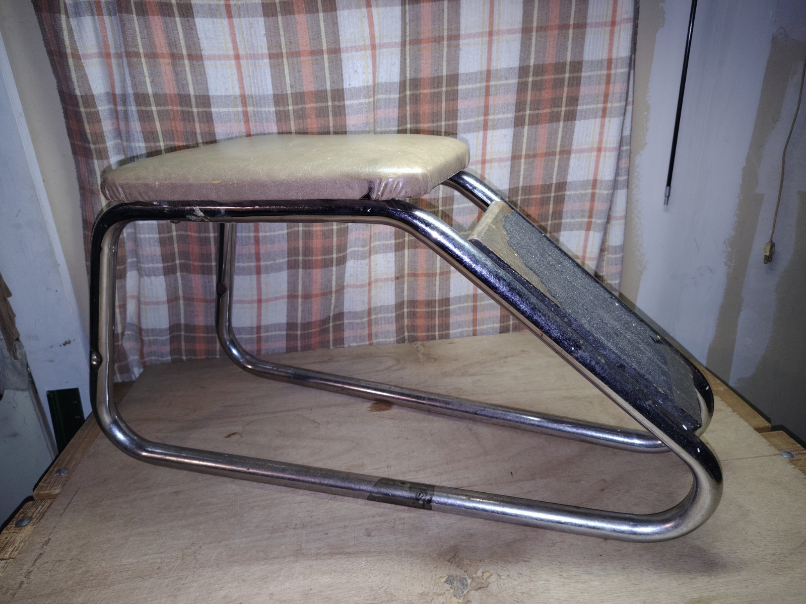 Vintage Mid Century Shoe Department Store Chrome Foot Stool Bench Fitting Rest