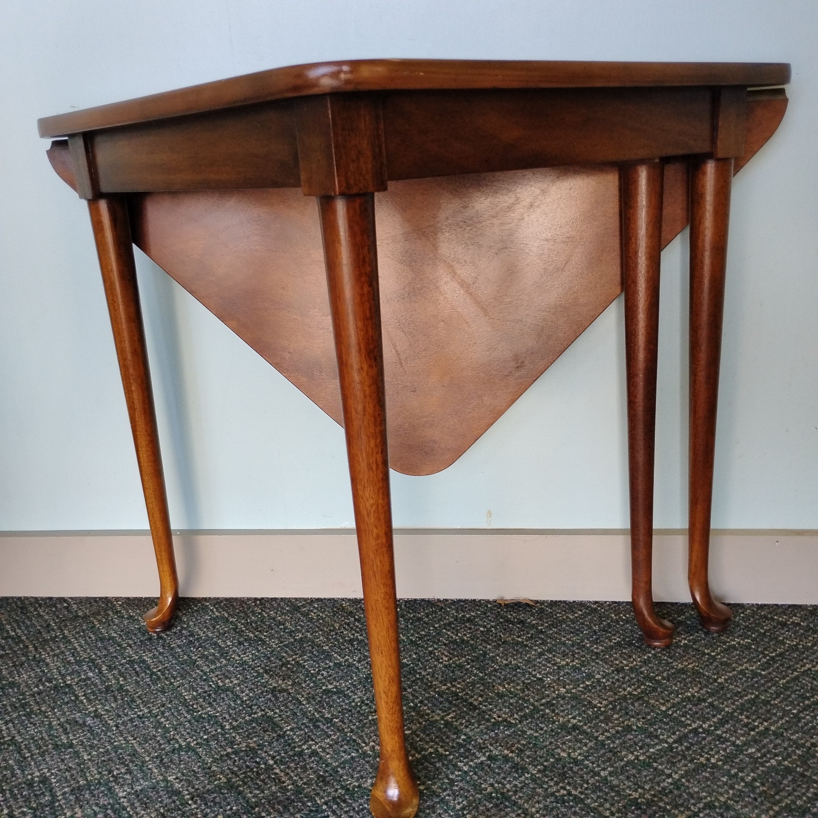 1971 Thomasville Triangular Gateleg Drop Leaf Occassional Side End Table Unique