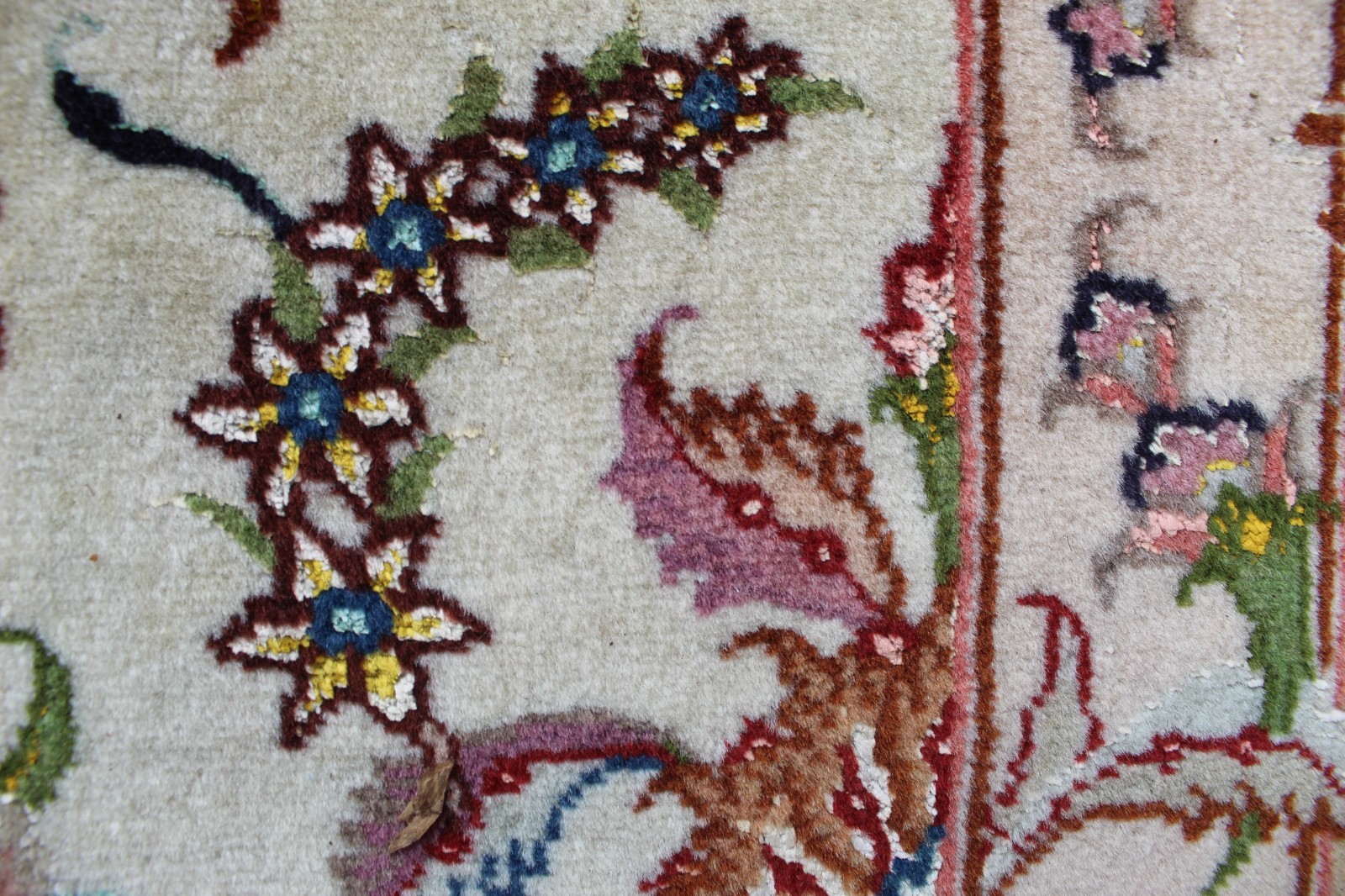 Fine Vintage Hand Made Traditional Oriental Wool White Pink Carpet 305x201cm