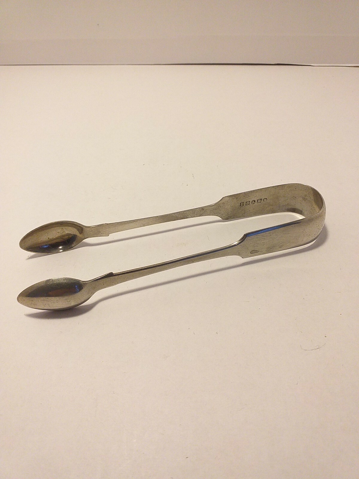 VINTAGE ANTIQUE SILVERPLATED SUGAR/ICE TONGS