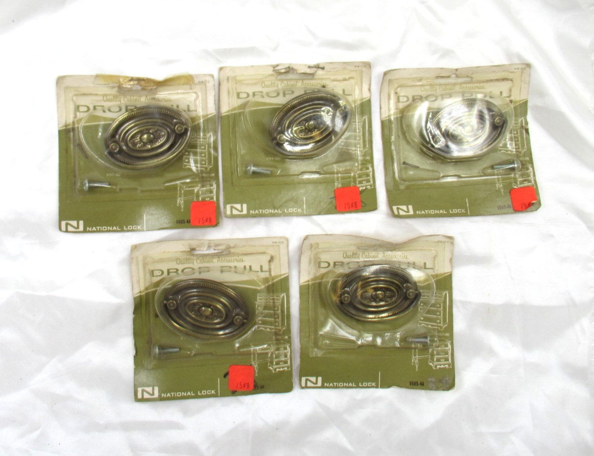 Cabinet Hardware Door Drawer Pulls in package 5 Vintage NOS National Lock Co.