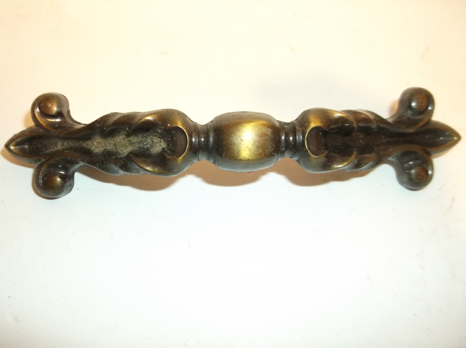 Vintage Cabinet Drawer Pulls Back Plates Burnished Brass screws – Lot of 22