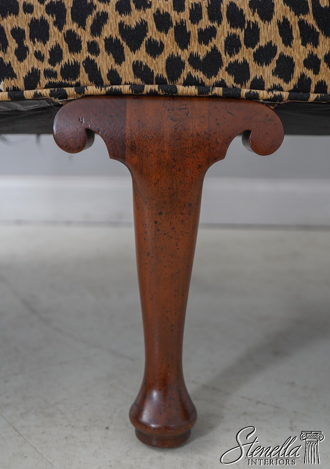 61316: KITTINGER Colonial Williamsburg CW-154 Mahogany Settee Loveseat