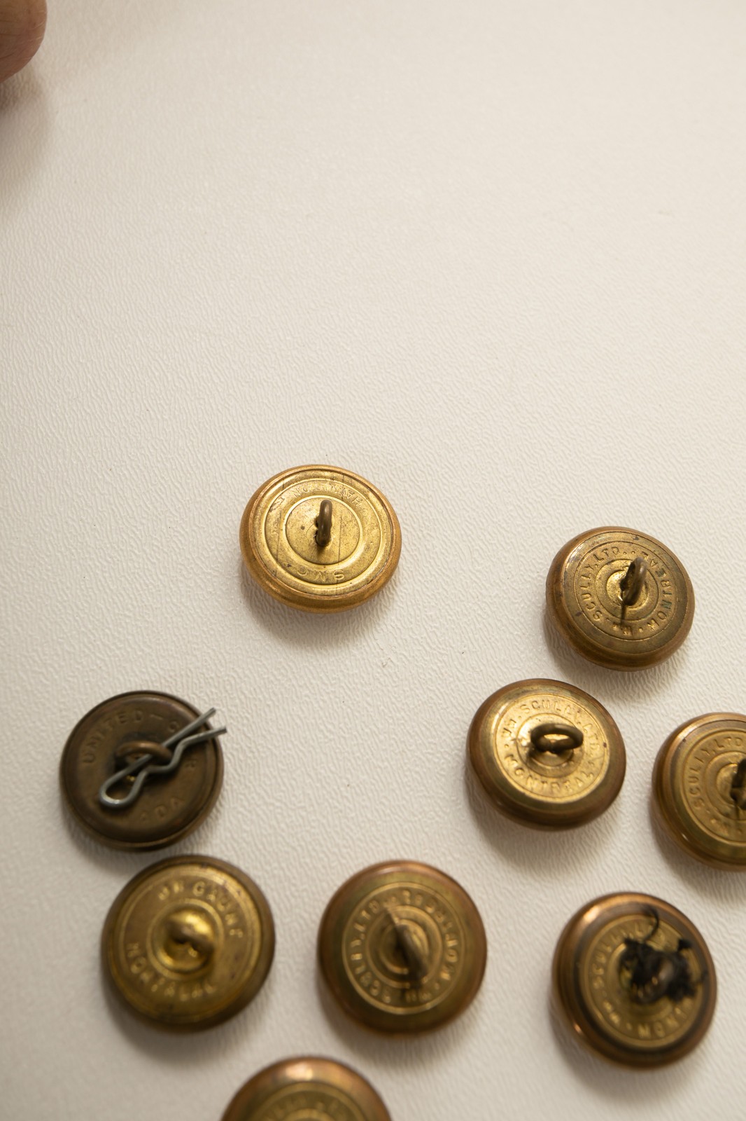 RCAF Royal Canadian Side Flight 9 Button Lot (P3L-24/JSF6) 7/8″ Brass Sculley