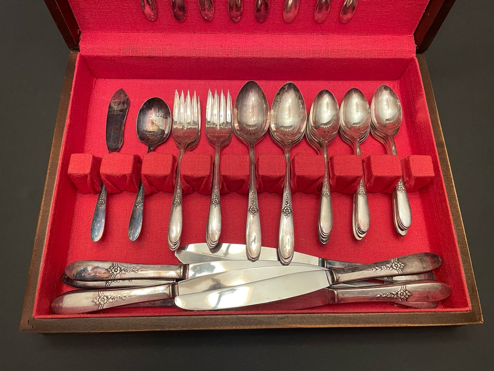 VTG 50 pc Silverplate Tudor Plate Oneida Community FANTASY Service for 8 w/box