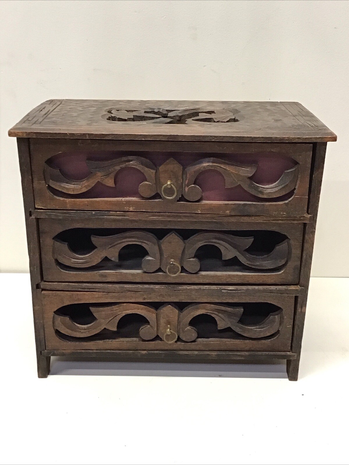 Antique Late 19th Century 3 Drawer Wood Carved Tramp Art Tabletop Chest 9.5 Tall