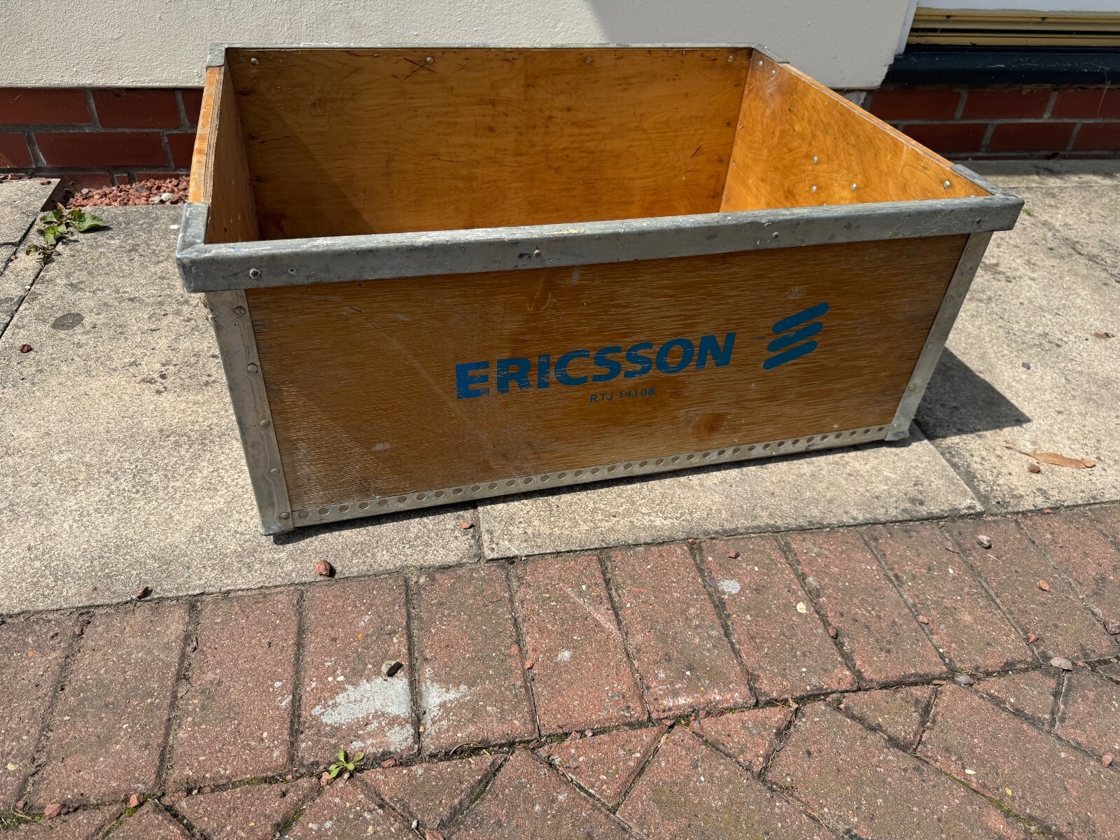 VINTAGE ERICSSON BRANDED STORAGE BOX/SHIPPING CRATE VERY LARGE