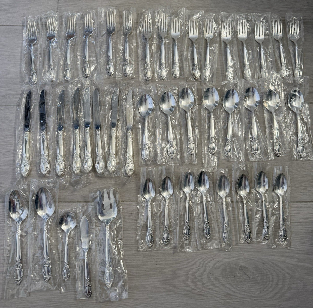 Oneida Silver Plate Country Lane NEW 45 Piece Set 1980’s