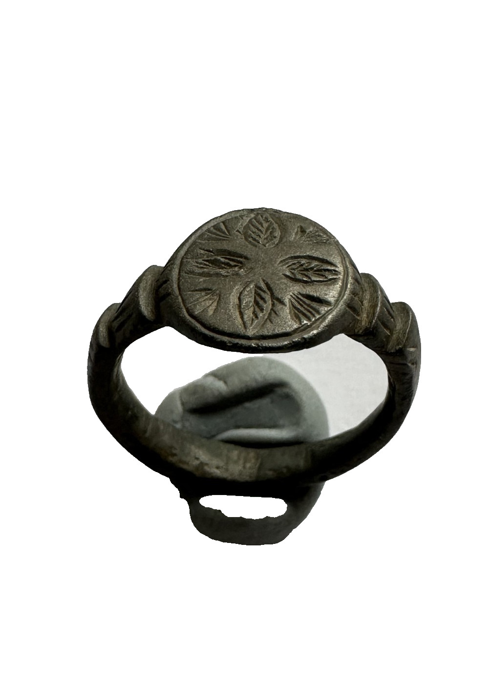 Ancient Byzantine silver or billon ring, dating to the 8th–10th century AD. 82