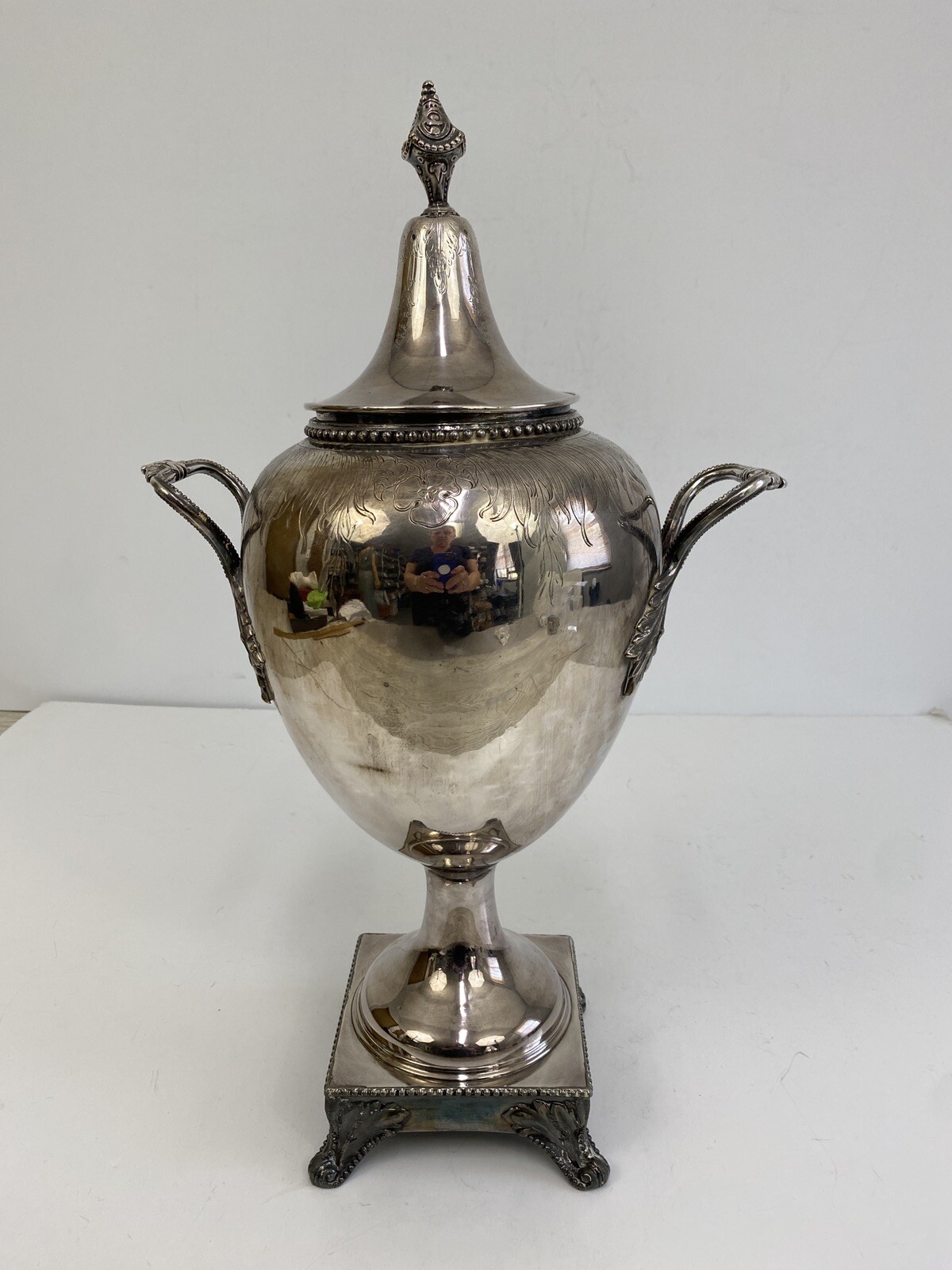 STUNNING VINTAGE SILVER PLATE HOT WATER/COFFEE URN, 20″ TALL Ornate Handles /rw