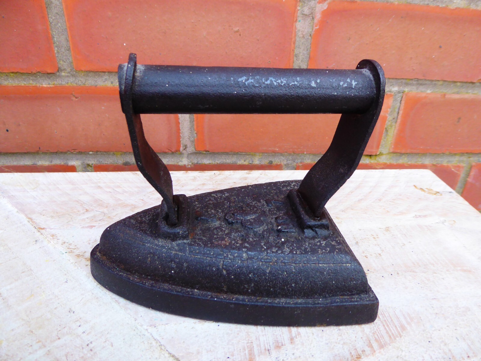 Vintage Flat Iron No7, Shamrock A, Cast Iron Flat Iron