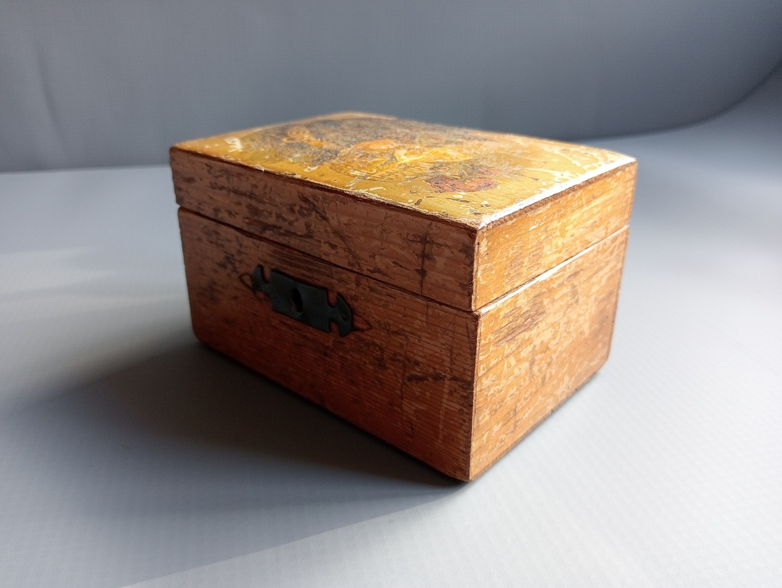 Antique Mauchline Ware Money Box Black Labrador Dog Basket Roses