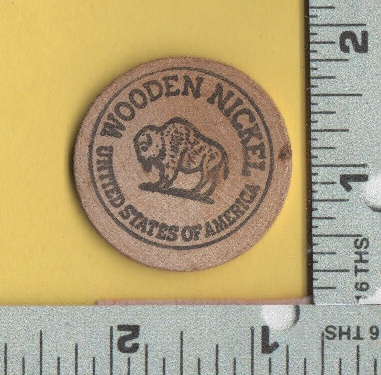 D569 ED’S STD SERV bison buffalo wooden nickel 26th & Des Plaines Illinois