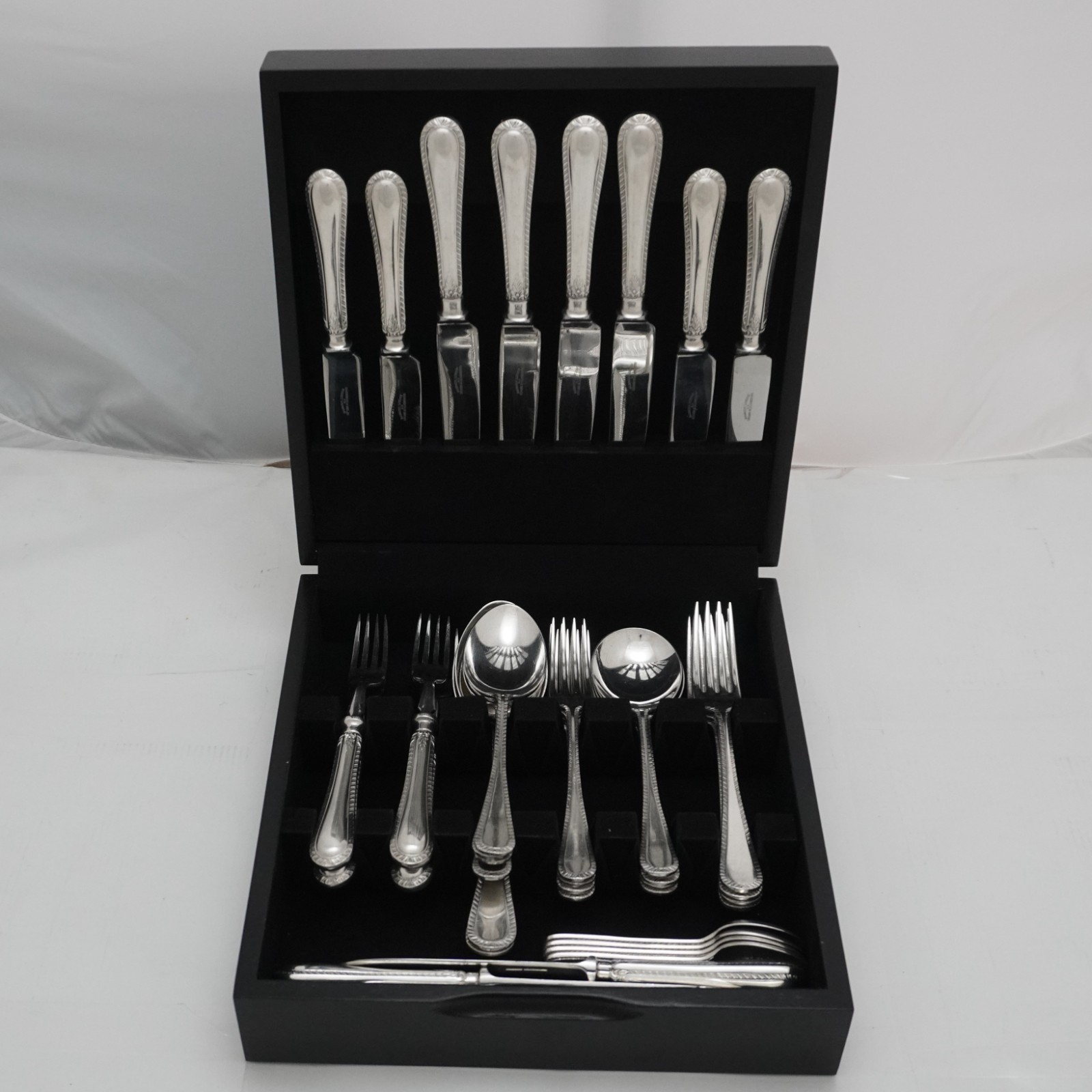 FEATHER EDGE pattern Harrods Ltd silver service 38 piece canteen of cutlery set