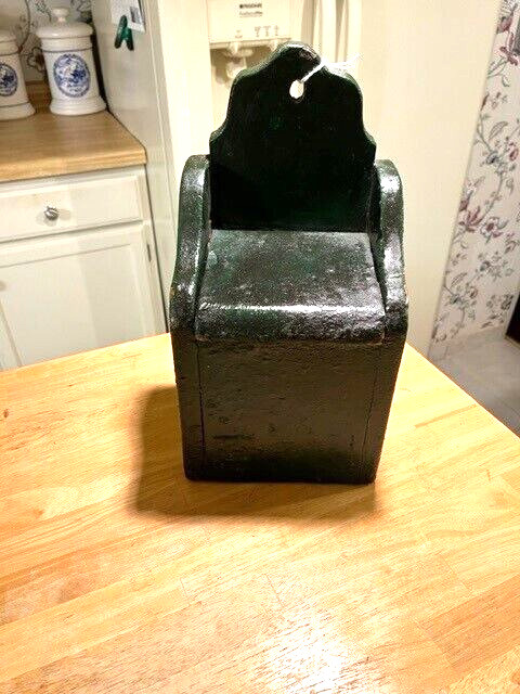 LATE 1800S EARLY 1900S LARGE SIZED SALT BOX IN OLD GREEN PAINT OPENING TOP