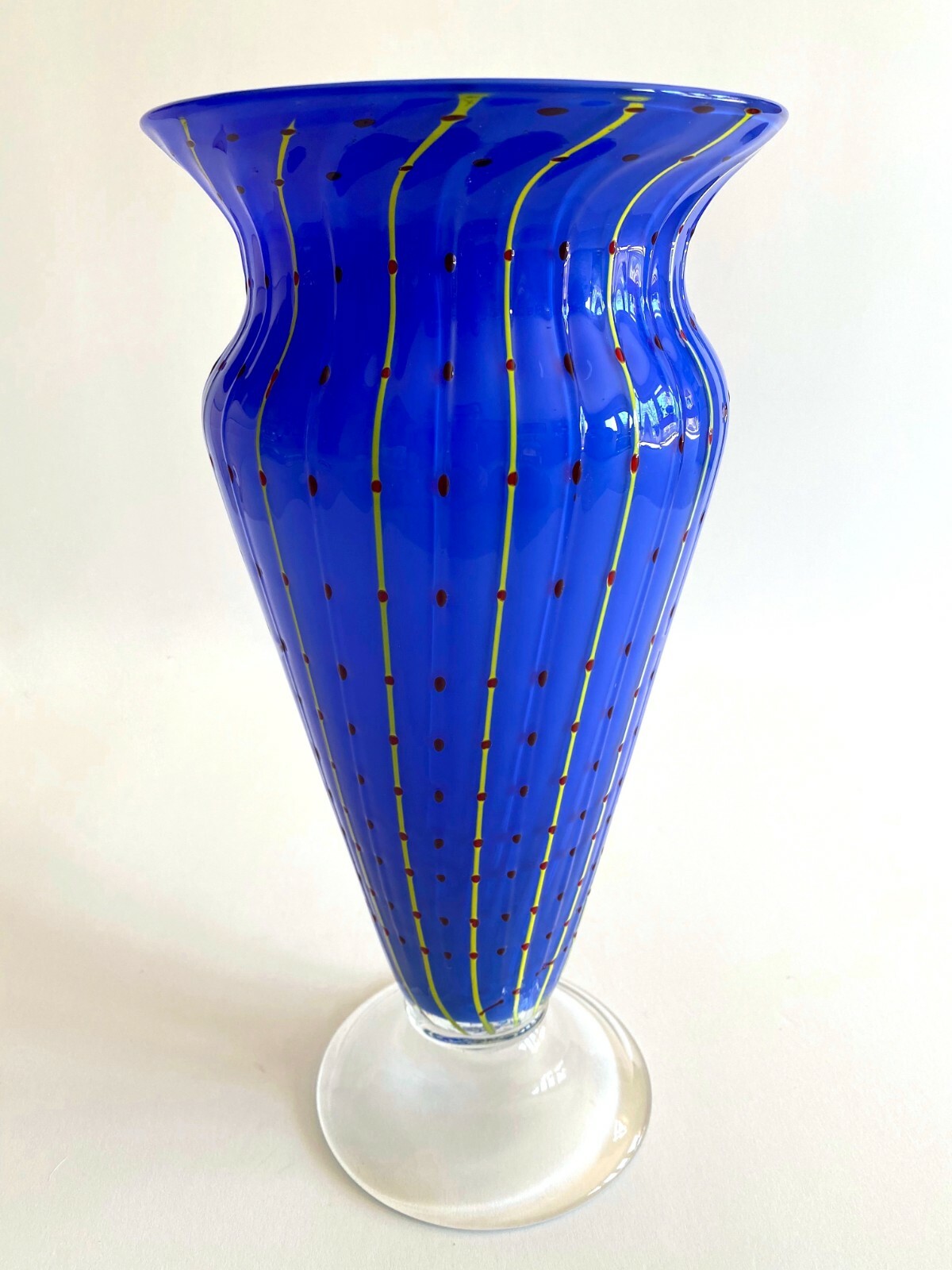 POST MODERN 1980’S ROYAL BLUE MURANO ART GLASS DOTTED STRIPE LARGE FLOWER VASE