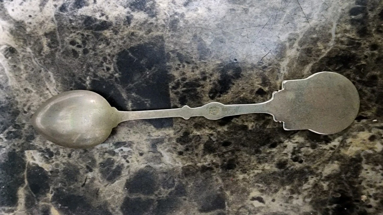 VICTORIA B.C. CANADA 🇨🇦 BUTCHART GARDENS SOUVENIR DEMITASSE COFFEE SPOON ☕️🥄