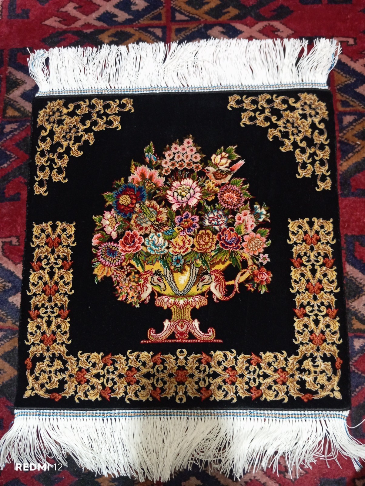 Sherazi Silk Machine Made Rug 1.3×1.3ft Floral Vase Design Small Mat Art