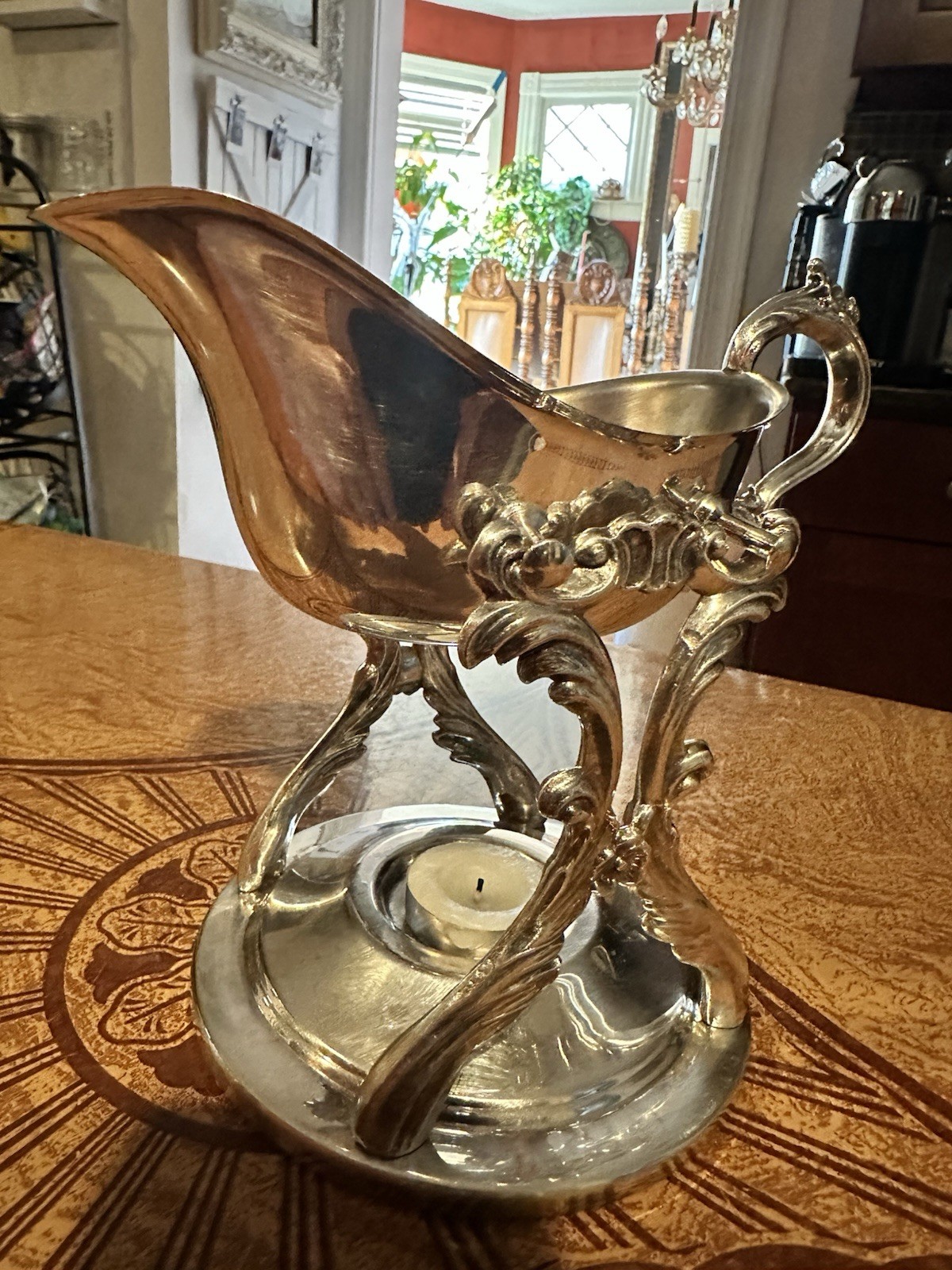 Vintage: Royal Limited Silver Plate Tilting Gravy Boat with Warmer