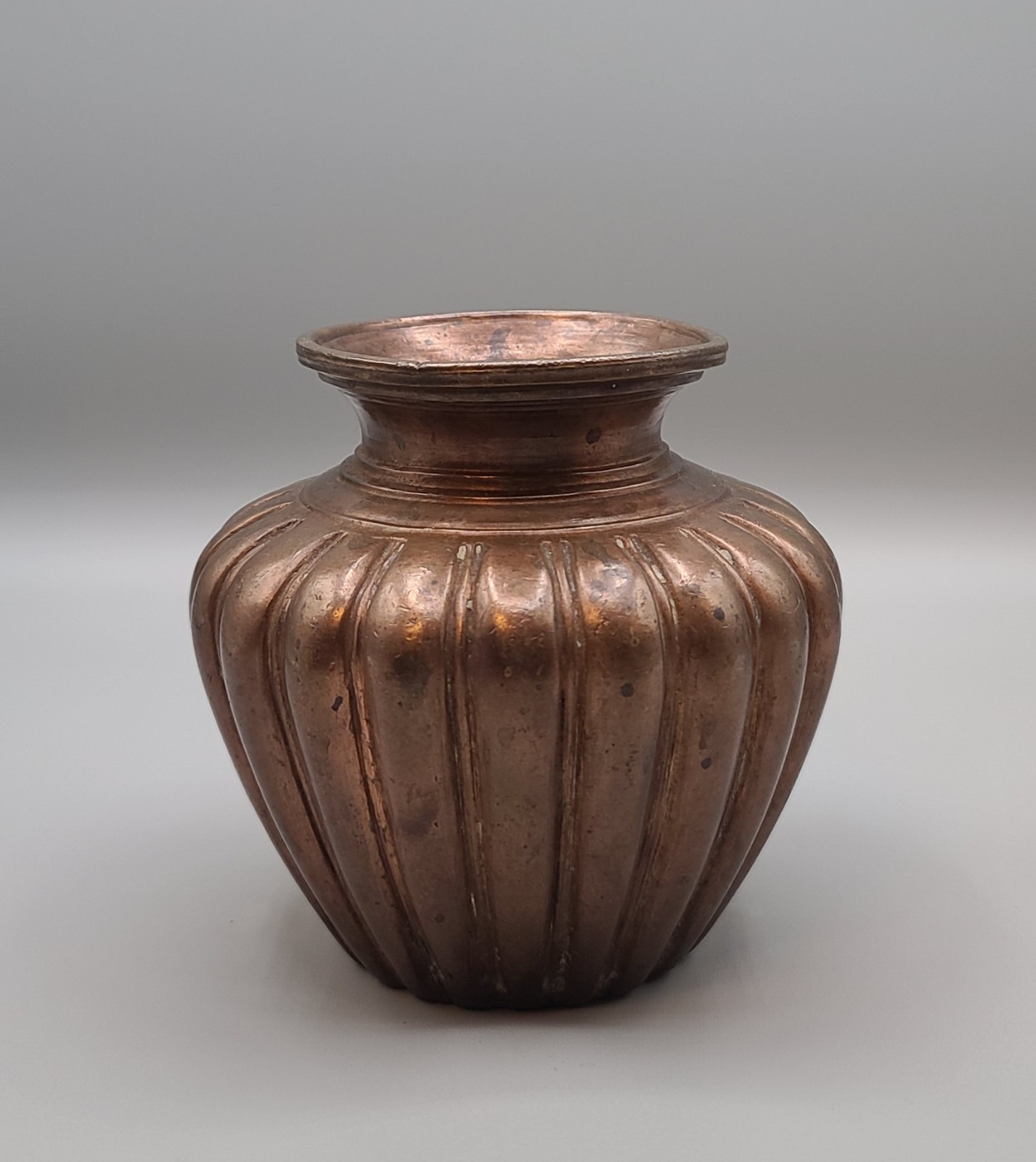 ANTIQUE 15TH TO 16TH CENTURY HINDU INDIAN/ISLAMIC/MUGHAL CAST COPPER LOTA/KALASH