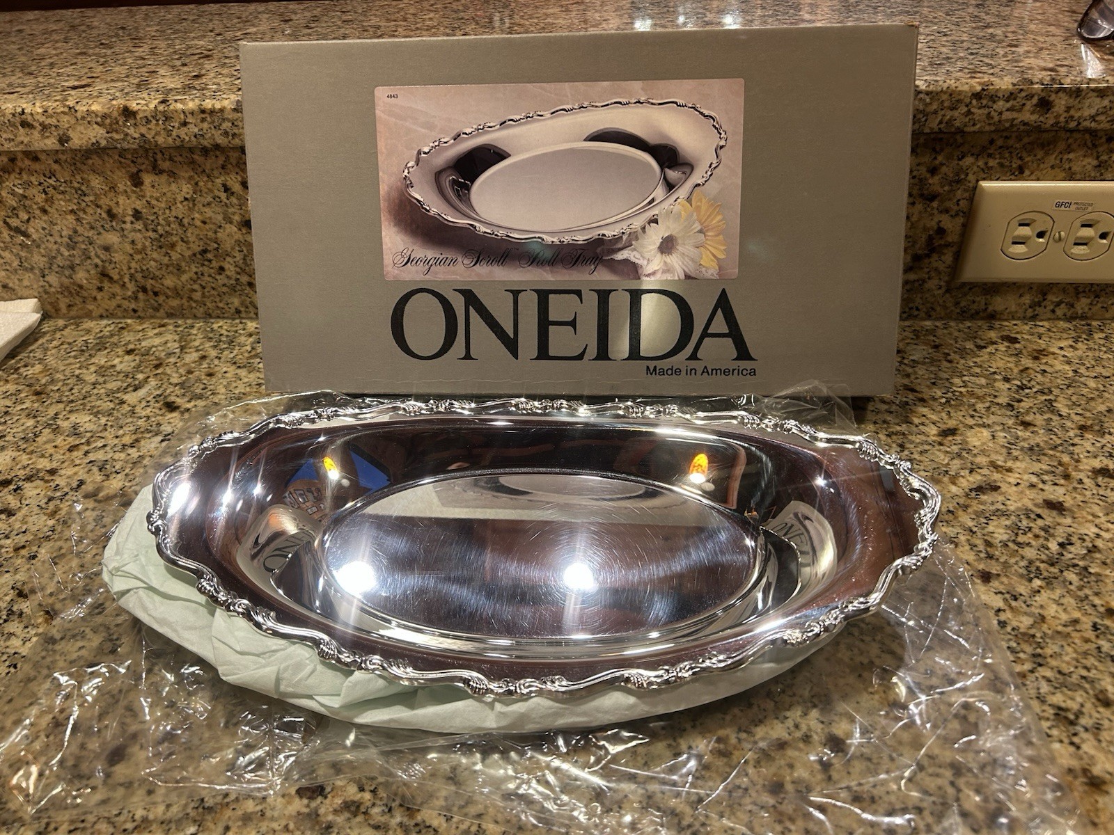 Oneida Silver plate Georgian Roll Tray 14 Inches