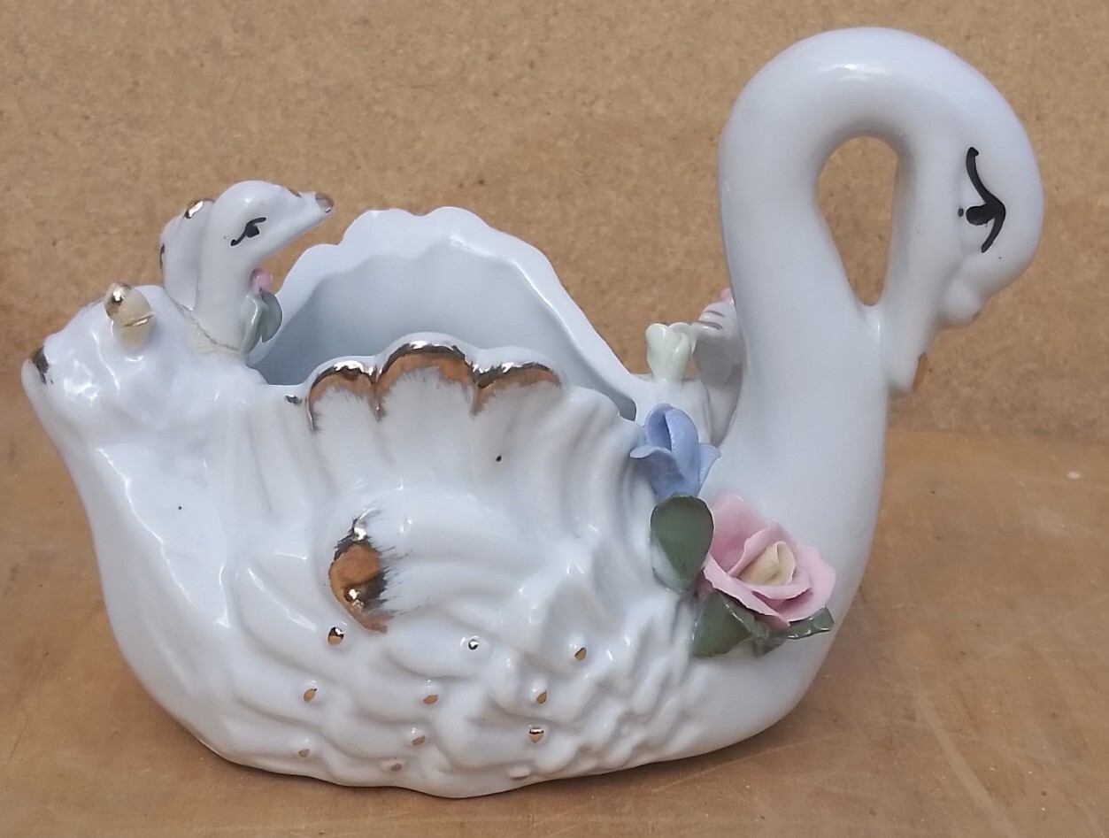 Vintage Old Antique pot 4″ dressing table storage trinket swan bird decor China