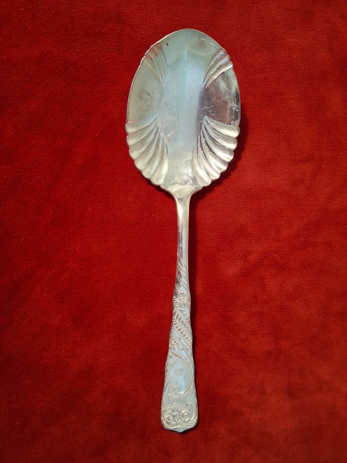 Vintage Silverplate Curved Berry Spoon Scalloped edge 6″ x 1.5″