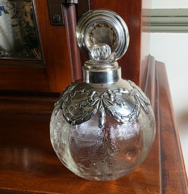 Remarkable Sterling Perfume Bottle Ribbons Bows & Swags J & W Deakin, Sheffield