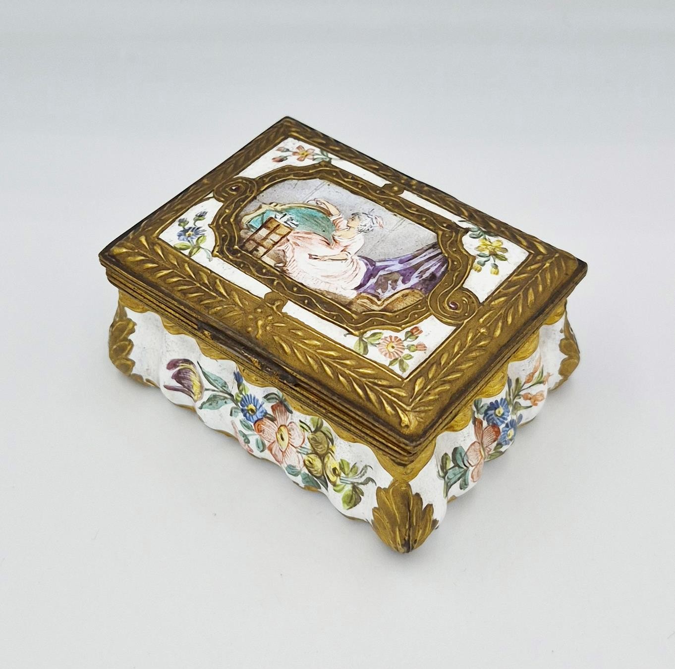 FINE 18TH CENTURY FRENCH GILT ENAMEL SNUFF BOX – SEATED LADY