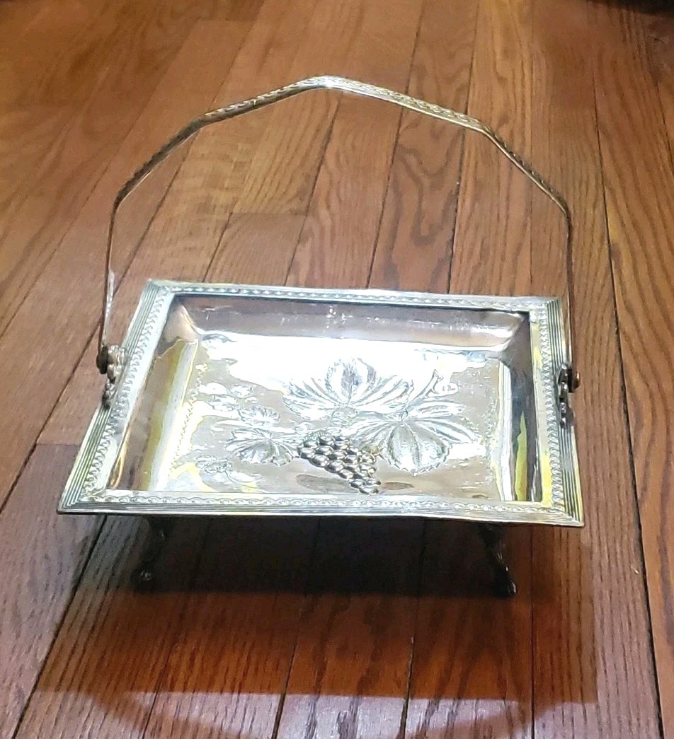 Antique Wilcox Silver Plate Quadruple Plate Repose Centerpiece Basket