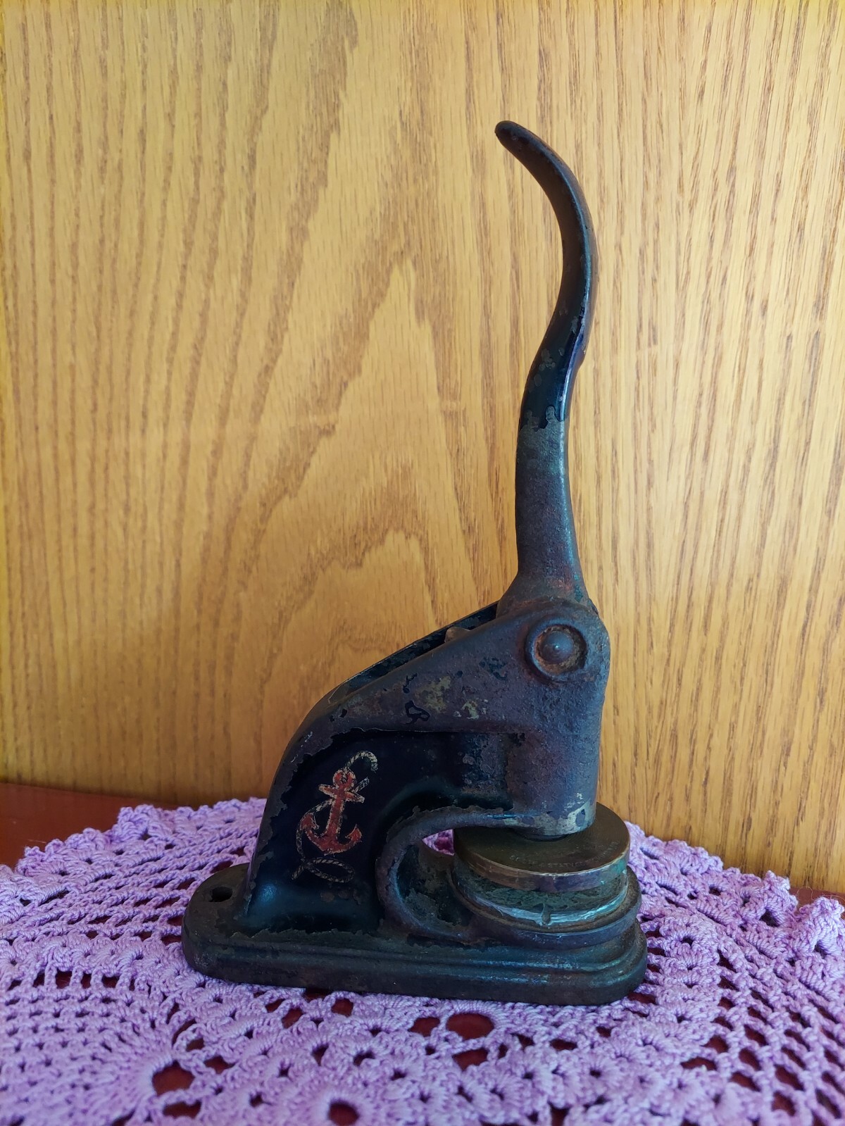 ANTIQUE HOBSON-FULLER COMPANY EMBOSSER, CAST IRON WITH ANCHOR PICTURE