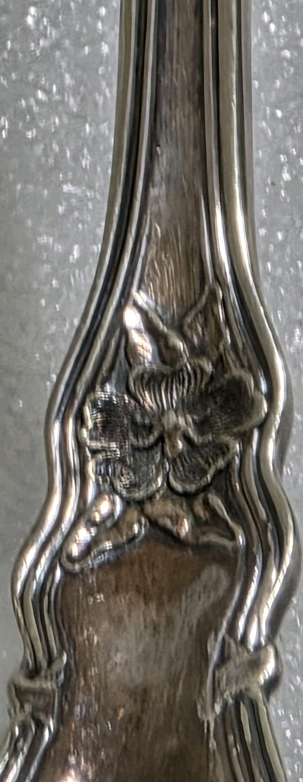 1908 Silverplate Rogers Arbutus Solid Smooth Berry /Casserole Spoon 11 1/2″