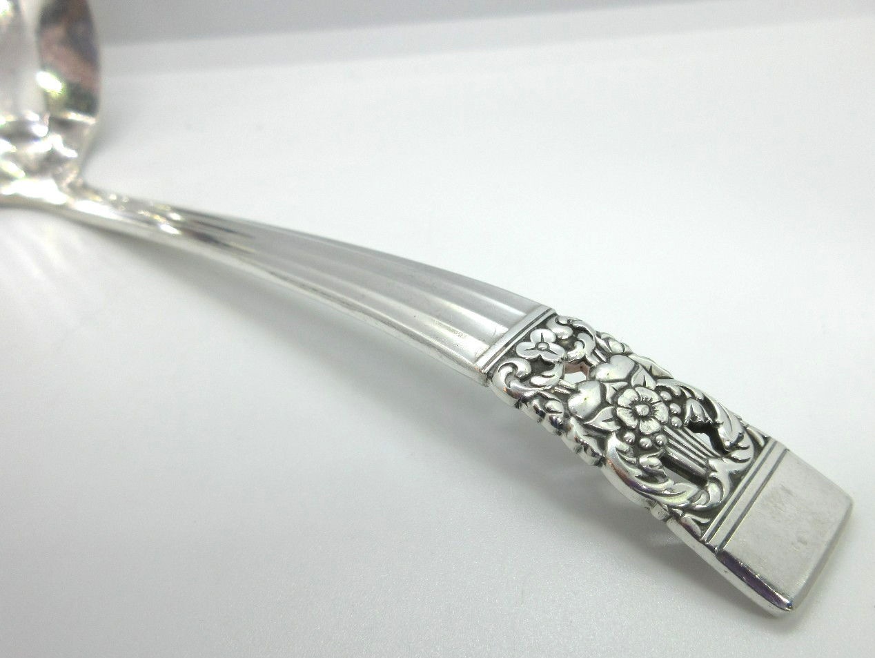 Oneida Community CORONATION *1 Gravy Ladle* 7 1/8″ NO Mono Silverplate 1936