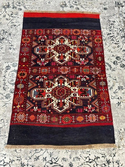 Antique kilim ESt: mid-20th century (1940s–1960s), 3.5 x 5.4 ft