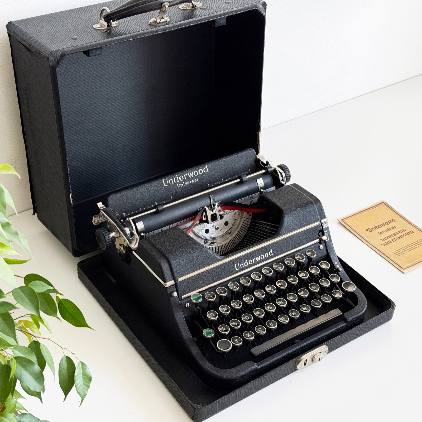 Pre-War Underwood Universal Typewriter w/ Original WWII Certificate