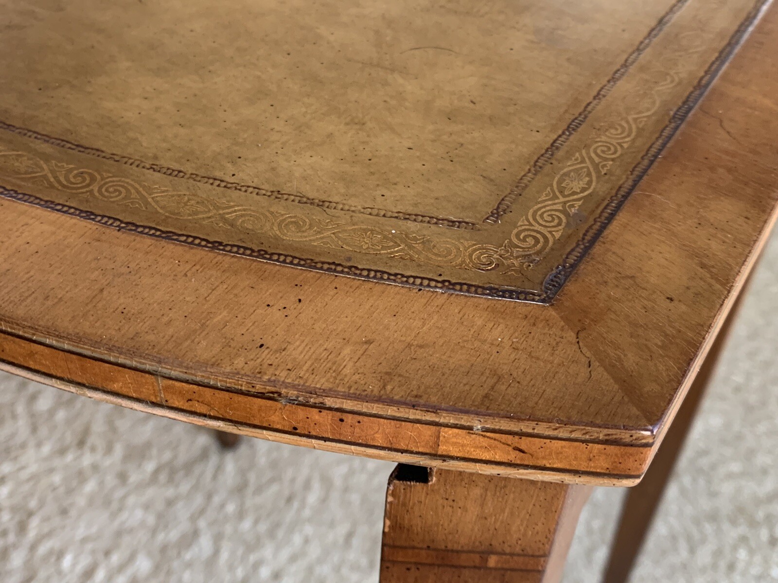 Stunning Weiman Heirloom Antique NESTING TABLES ~ 3 Gold Embossed End Tables