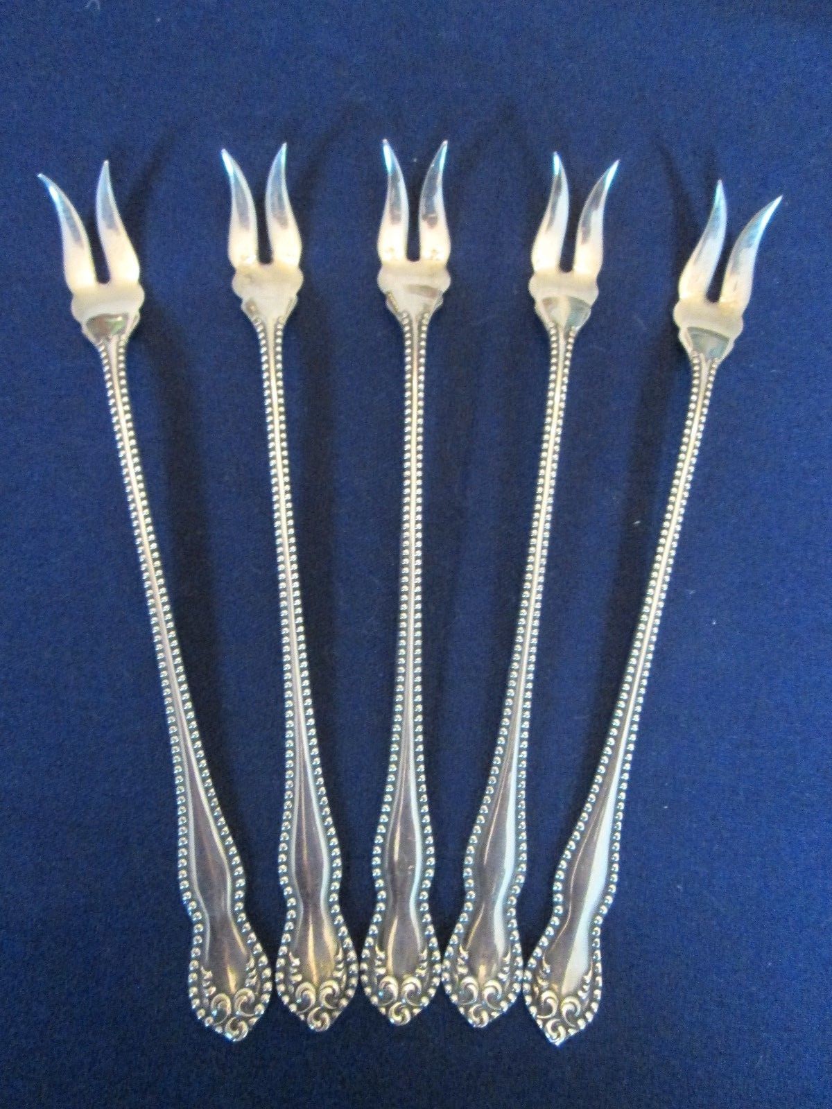 SET 5 OLIVE FORKS! Vintage ROGERS & SONS silverplate: PEARL pattern: EXCELLENT