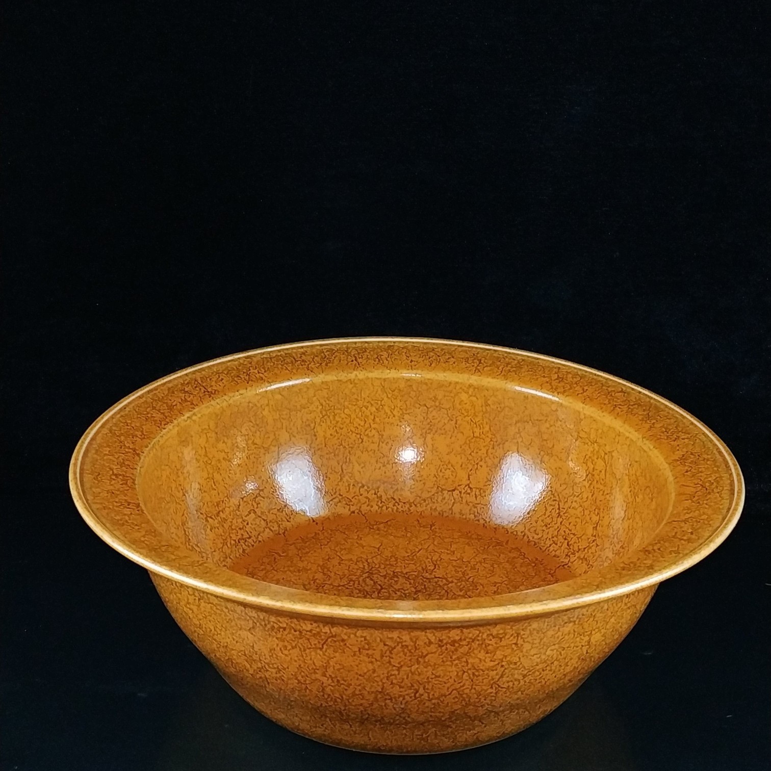 Qing Kangxi Rust Red Bowl