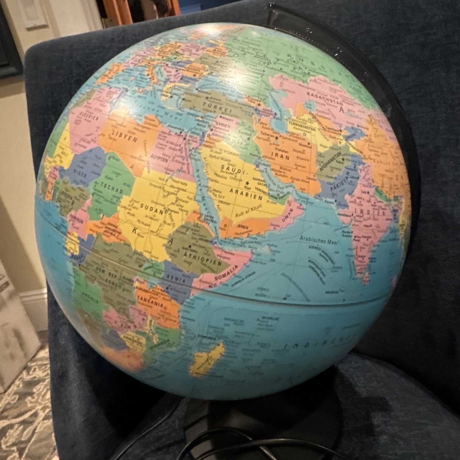 Vintage 1998 Globemaster German Language plug-in World Globe – light broken