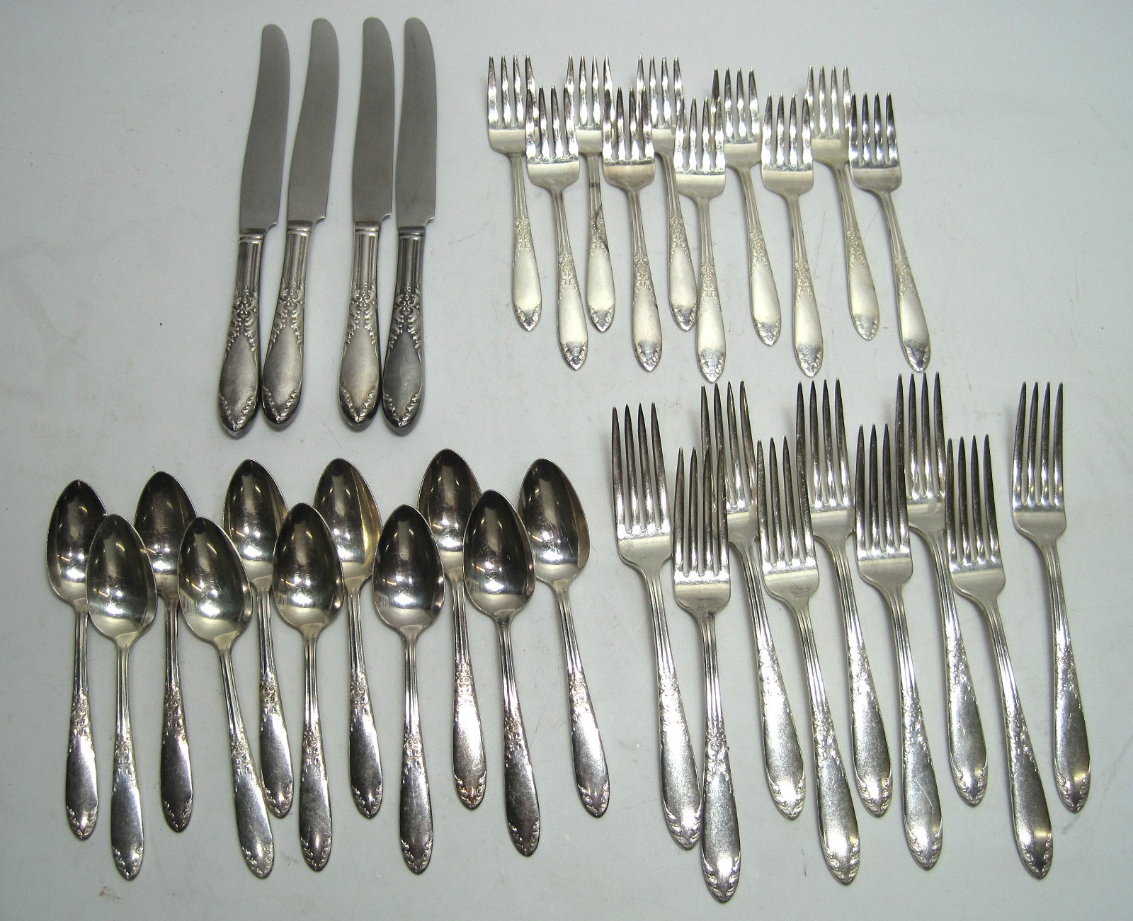34 Pieces NATIONAL SILVER CO. Silver Plate King Edward Flatware