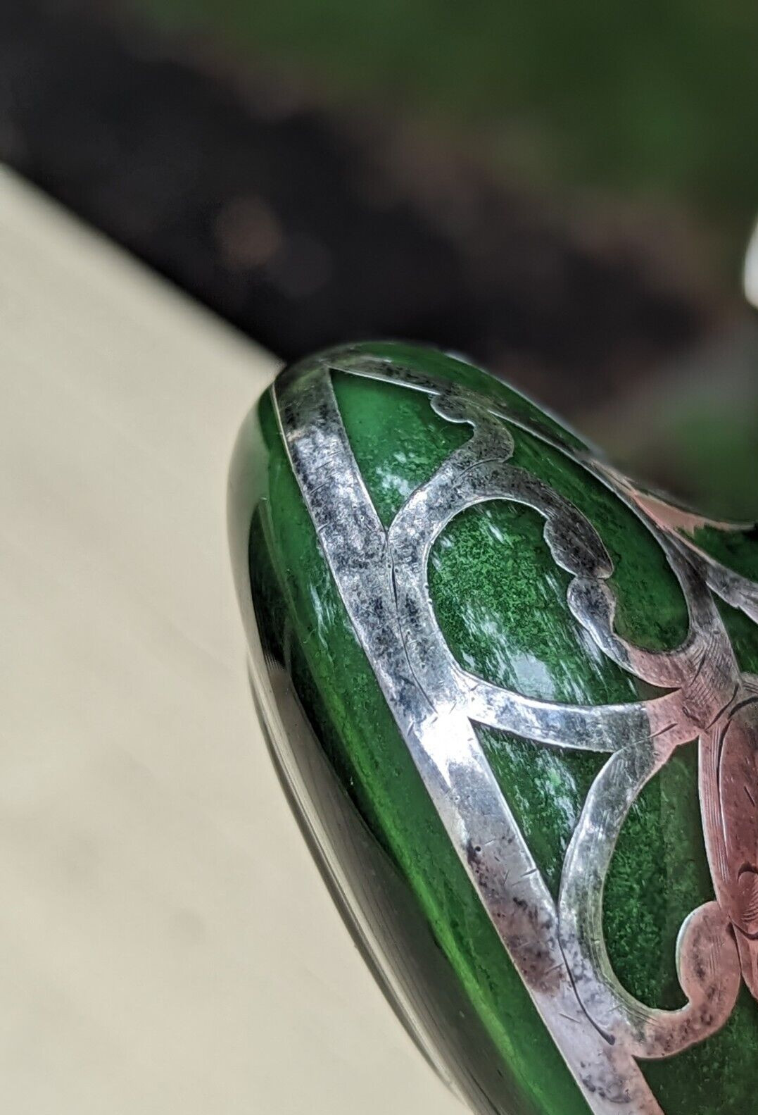 ART NOUVEAU 1900’s GREEN ART GLASS 3.25″ PERFUME BOTTLE STERLING SILVER OVERLAY