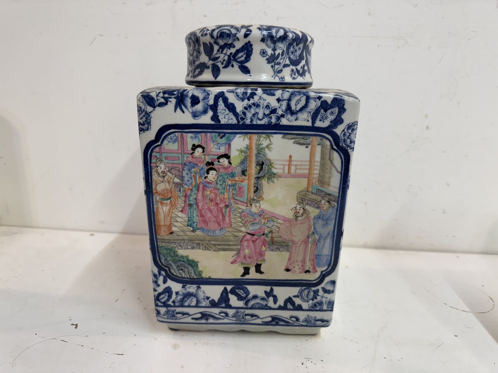 Antique Da Qing Qianlong Large Chinese Famille Porcelain Vase